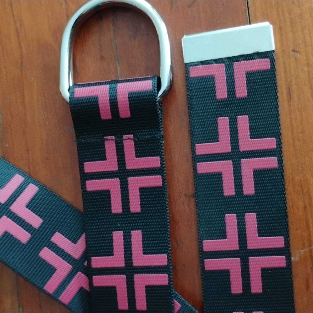 Geometric BOLD SWISS CROSS D RING  BELT  Fits XL- 3XL NWT - Picture 2 of 16